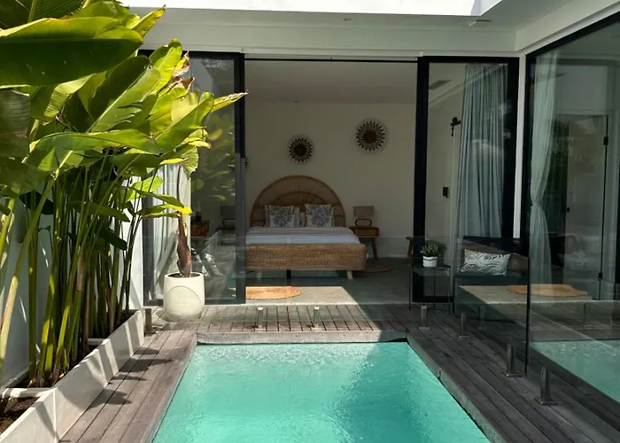 Villa Reif 3, Luxury Poolvilla, 2 Bedrooms, 100m2, Near Canggu, Quiet Location Canggu