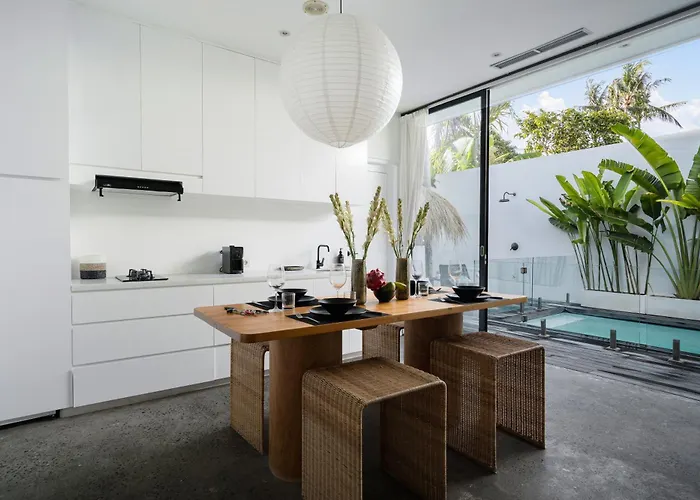 Reif 3, Luxury Poolvilla, 2 Bedrooms, 100m2, Near Canggu, Quiet Location Villa *