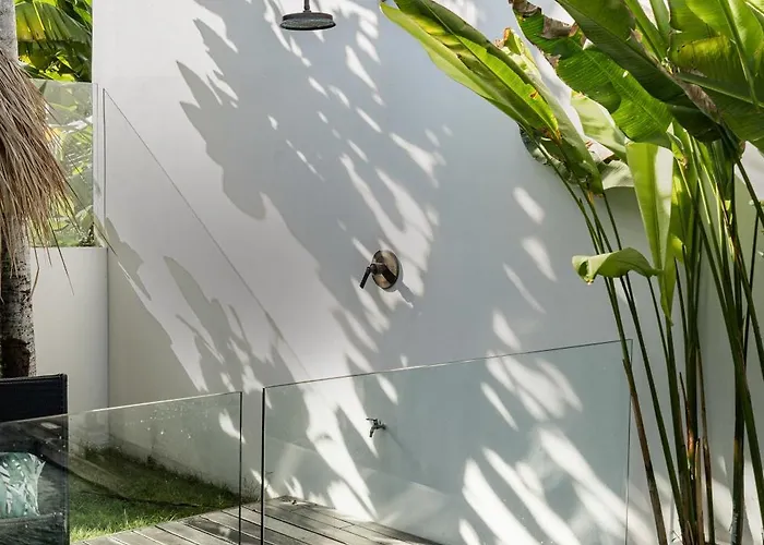 Reif 3, Luxury Poolvilla, 2 Bedrooms, 100m2, Near Canggu, Quiet Location