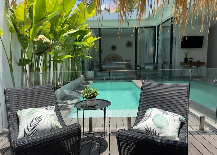 Reif 3, Luxury Poolvilla, 2 Bedrooms, 100m2, Near Canggu, Quiet Location *