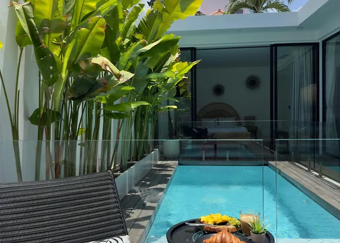 Reif 3, Luxury Poolvilla, 2 Bedrooms, 100m2, Near Canggu, Quiet Location *