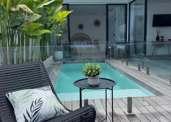 Villa Reif 3, Luxury Poolvilla, 2 Bedrooms, 100m2, Near Canggu, Quiet Location Canggu