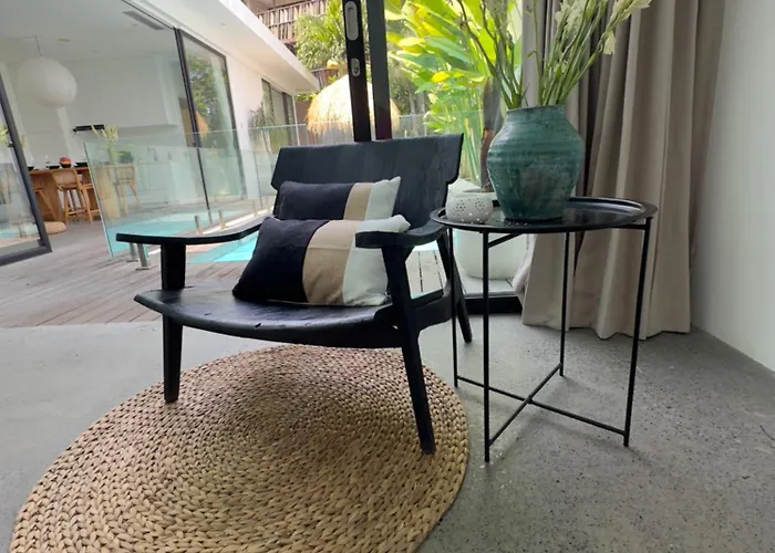 Reif 3, Luxury Poolvilla, 2 Bedrooms, 100m2, Near Canggu, Quiet Location *