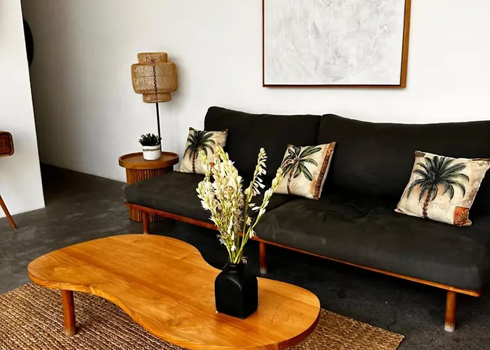 Reif 3, Luxury Poolvilla, 2 Bedrooms, 100m2, Near Canggu, Quiet Location