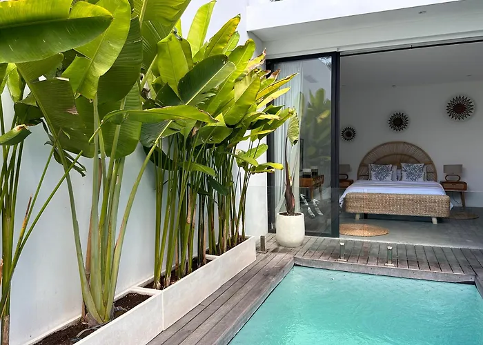 Reif 3, Luxury Poolvilla, 2 Bedrooms, 100m2, Near Canggu, Quiet Location Villa *