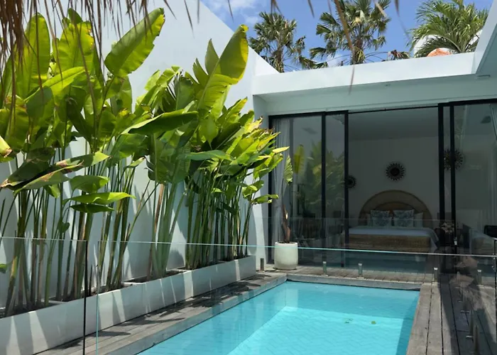 Reif 3, Luxury Poolvilla, 2 Bedrooms, 100m2, Near Canggu, Quiet Location *