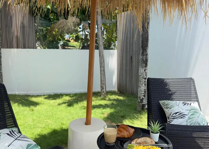 Villa Reif 3, Luxury Poolvilla, 2 Bedrooms, 100m2, Near Canggu, Quiet Location