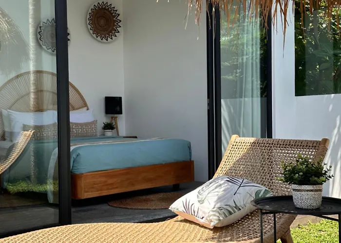 Villa Reif 3, Luxury Poolvilla, 2 Bedrooms, 100m2, Near Canggu, Quiet Location Canggu